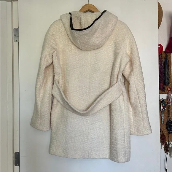 Vince Camuto Women's Ivory White and Black Faux Vegan Leather trim Hooded Coat - Picture 6 of 7